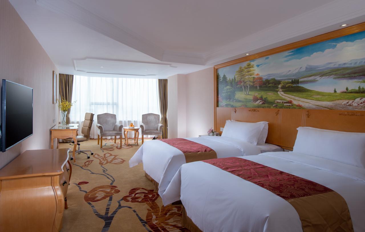 Vienna Hotel Jinshan New City Wanda Plaza Exterior photo